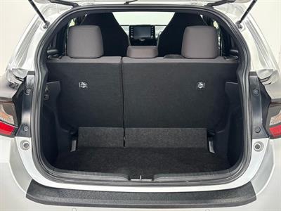 2021 Toyota Yaris - Thumbnail