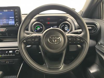 2021 Toyota Yaris - Thumbnail