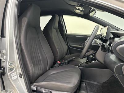 2021 Toyota Yaris - Thumbnail