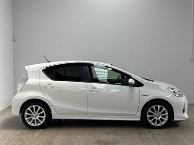 2013 Toyota Aqua - Thumbnail