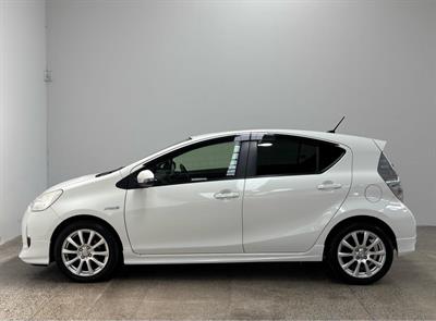 2013 Toyota Aqua - Thumbnail