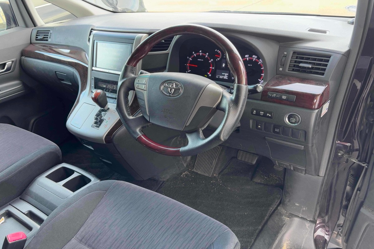 2012 Toyota Vellfire