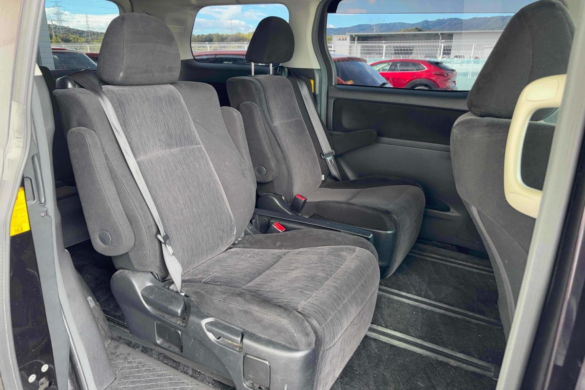 2012 Toyota Vellfire