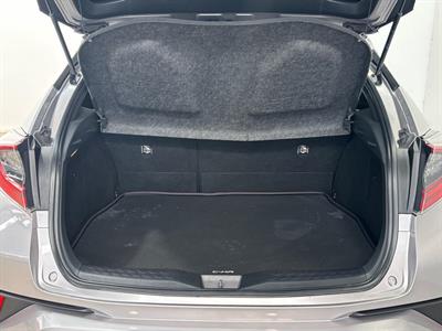 2018 Toyota C-HR - Thumbnail