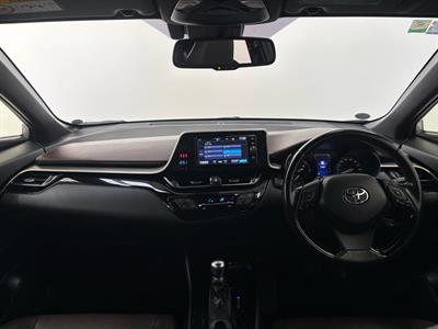 2018 Toyota C-HR - Thumbnail