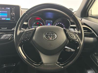2018 Toyota C-HR - Thumbnail