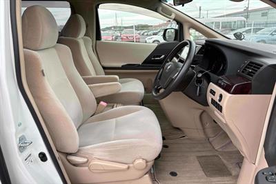 2012 Toyota Vellfire - Thumbnail