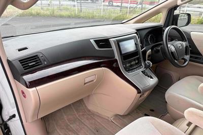 2012 Toyota Vellfire - Thumbnail