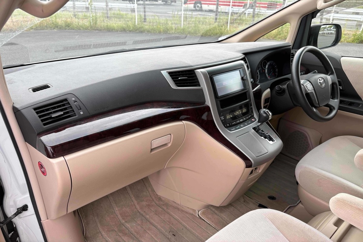 2012 Toyota Vellfire