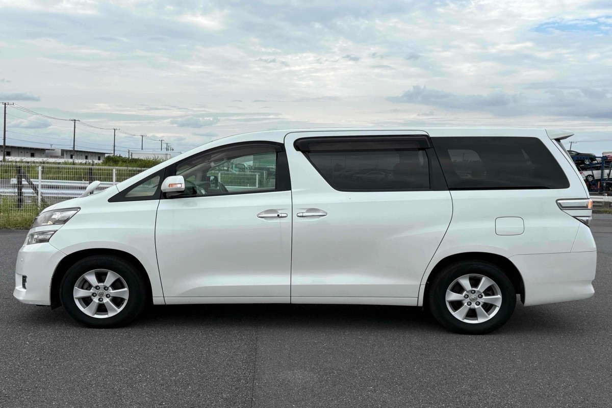 2012 Toyota Vellfire