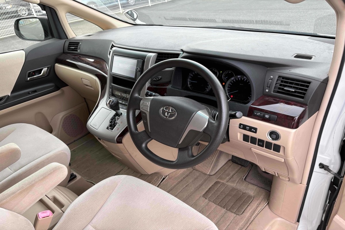 2012 Toyota Vellfire