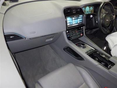 2016 Jaguar F-Pace - Thumbnail