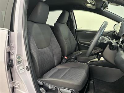 2020 Toyota Yaris - Thumbnail