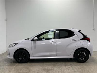 2020 Toyota Yaris - Thumbnail