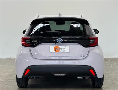 2020 Toyota Yaris - Thumbnail