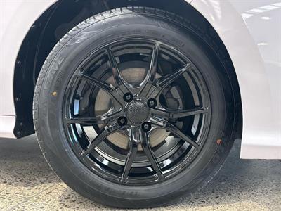 2020 Toyota Yaris - Thumbnail