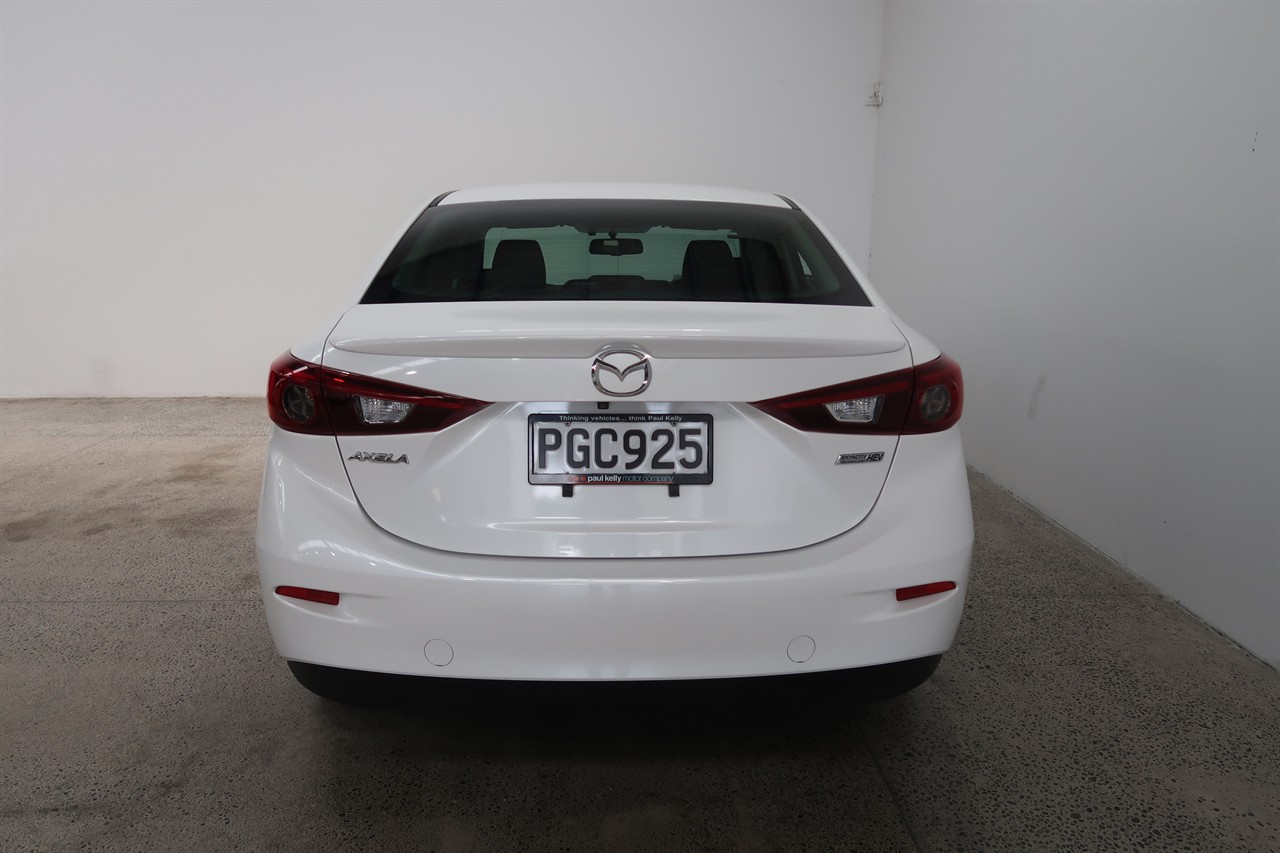 2013 Mazda Axela