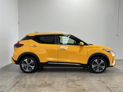 2020 Nissan Kicks - Thumbnail