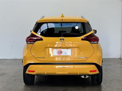 2020 Nissan Kicks - Thumbnail