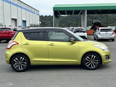 2015 Suzuki Swift - Thumbnail
