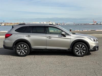 2016 Subaru Outback - Thumbnail