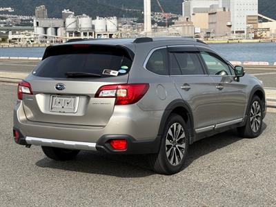 2016 Subaru Outback - Thumbnail