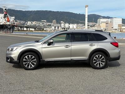 2016 Subaru Outback - Thumbnail