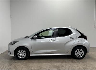 2020 Toyota Yaris - Thumbnail