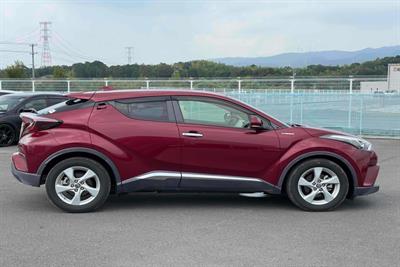 2017 Toyota C-HR - Thumbnail