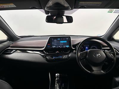 2017 Toyota C-HR - Thumbnail