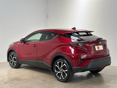 2017 Toyota C-HR - Thumbnail