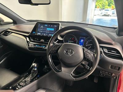 2017 Toyota C-HR - Thumbnail