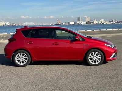 2016 Toyota Auris - Thumbnail