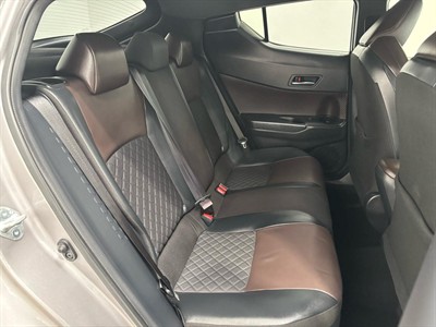 2017 Toyota C-HR - Thumbnail