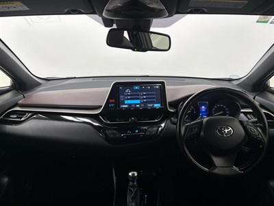2017 Toyota C-HR - Thumbnail