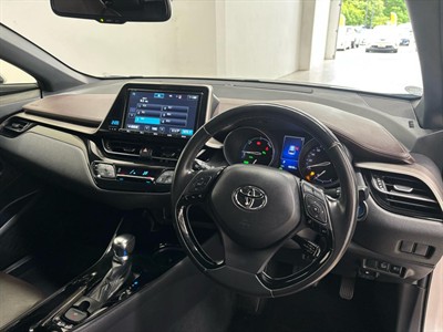 2017 Toyota C-HR - Thumbnail