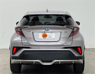 2017 Toyota C-HR - Thumbnail