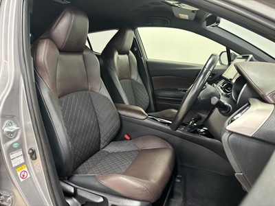 2017 Toyota C-HR - Thumbnail