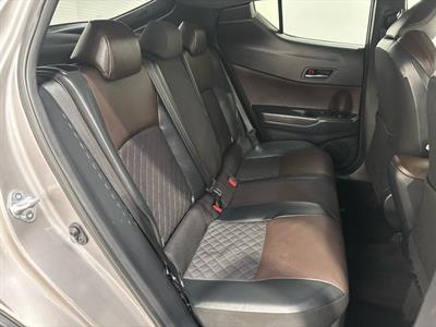 2017 Toyota C-hr - Thumbnail