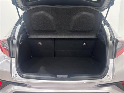 2017 Toyota C-hr - Thumbnail