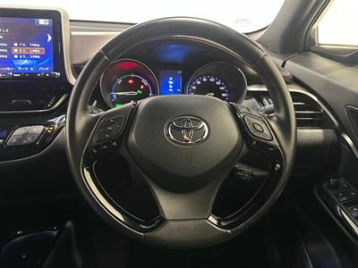 2017 Toyota C-hr - Thumbnail