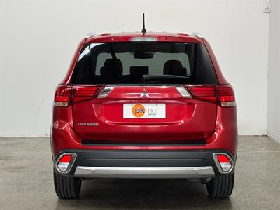 2016 Mitsubishi Outlander - Thumbnail