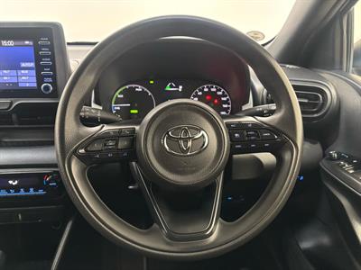 2020 Toyota Yaris - Thumbnail
