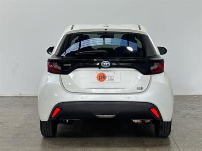 2020 Toyota Yaris - Thumbnail