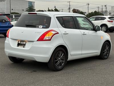 2015 Suzuki Swift - Thumbnail