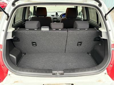 2015 Suzuki Swift - Thumbnail