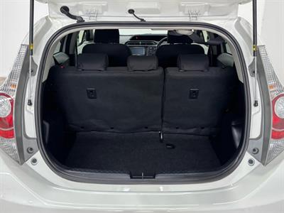 2012 Toyota Aqua - Thumbnail