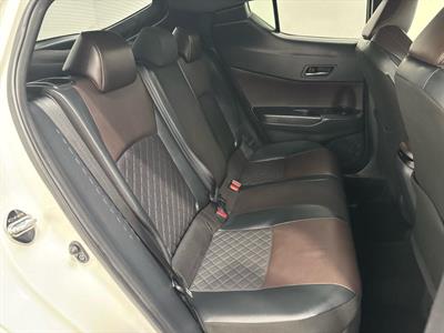 2017 Toyota C-HR - Thumbnail