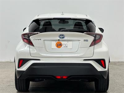 2017 Toyota C-HR - Thumbnail