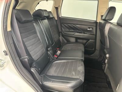 2018 Mitsubishi Outlander - Thumbnail